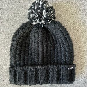Black North Face winter beanie